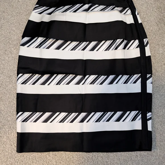 White House Black Market Striped Pencil Skirt - Picture 2 of 5
